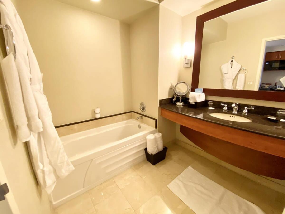 Trump International Resort By Zen Vacation Rentals Miami Beach Bagian luar foto