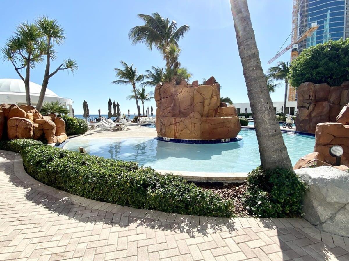 Trump International Resort By Zen Vacation Rentals Miami Beach Bagian luar foto